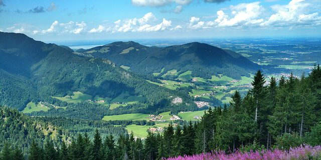 under-the-mountain-4384885_640